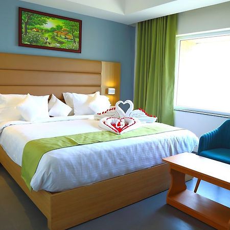 Abhayaa Hotel Βιζαχαπατνάμ Εξωτερικό φωτογραφία