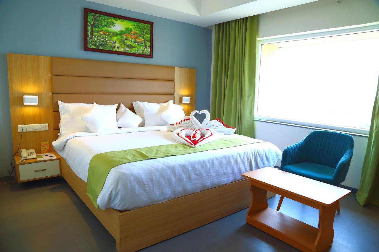 Abhayaa Hotel Βιζαχαπατνάμ Εξωτερικό φωτογραφία
