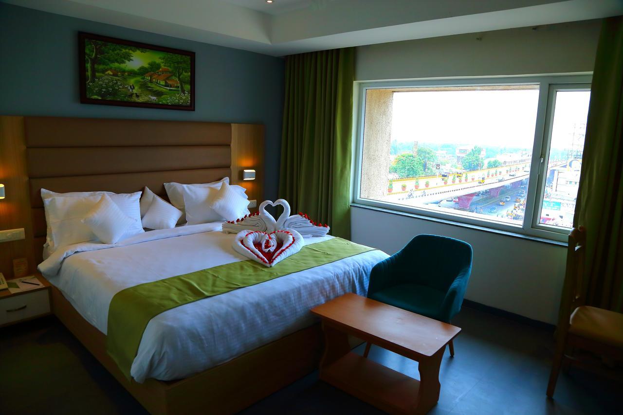 Abhayaa Hotel Βιζαχαπατνάμ Εξωτερικό φωτογραφία