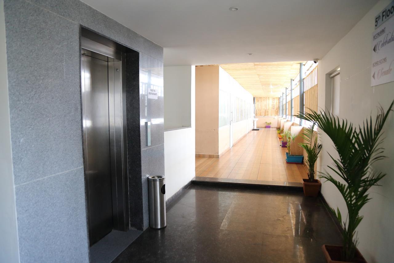 Abhayaa Hotel Βιζαχαπατνάμ Εξωτερικό φωτογραφία