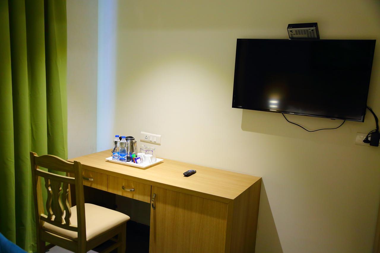 Abhayaa Hotel Βιζαχαπατνάμ Εξωτερικό φωτογραφία