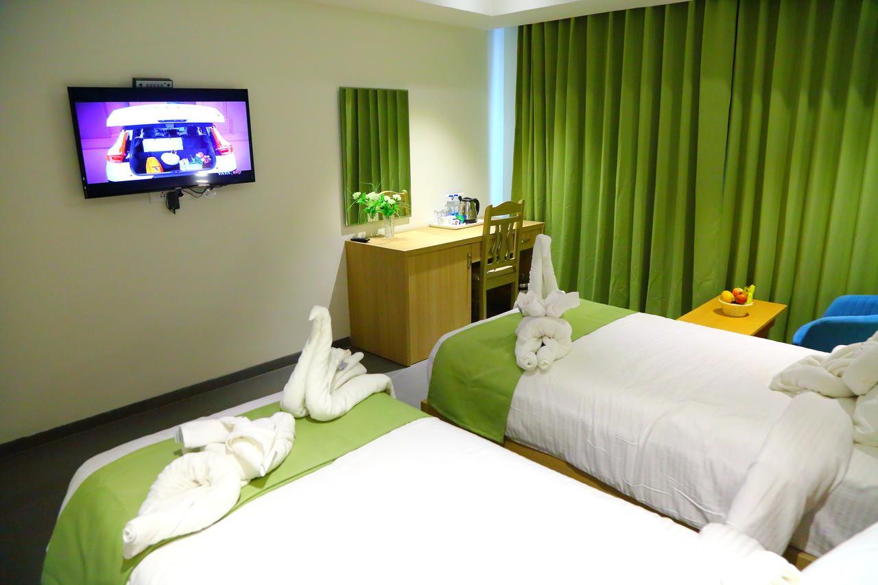 Abhayaa Hotel Βιζαχαπατνάμ Εξωτερικό φωτογραφία