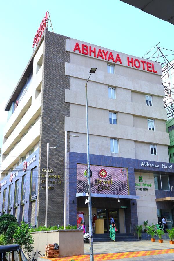 Abhayaa Hotel Βιζαχαπατνάμ Εξωτερικό φωτογραφία